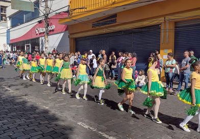 Tradicional Desfile da Semana Euclidiana levou milhares às ruas de Rio Pardo