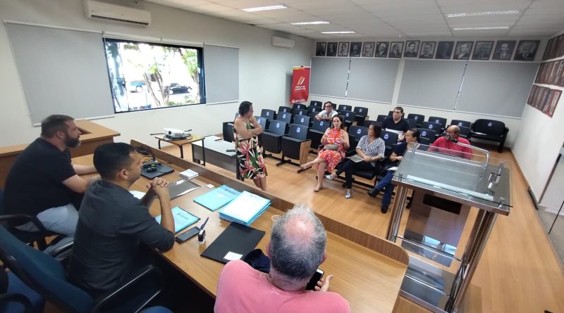 Trânsito perigoso: Moradoras do Condomínio Macaúbas se reuniram com vereadores para apoio a melhorias