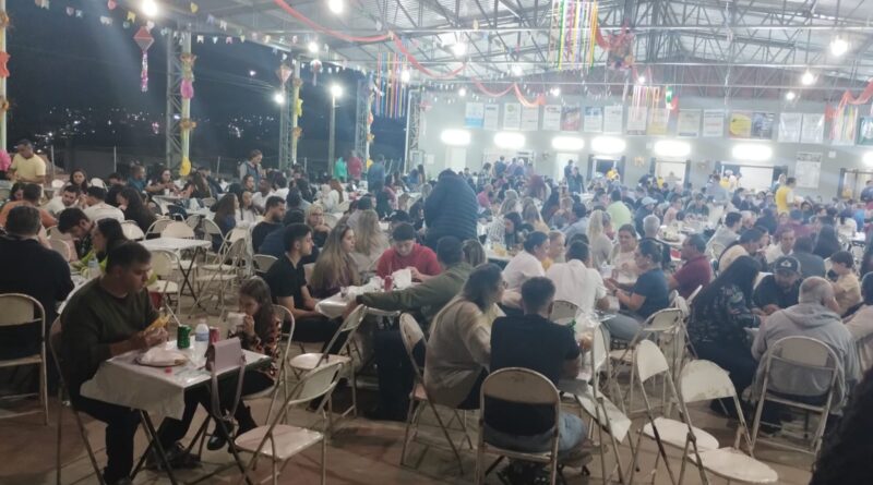 Quermesse de Santo Antônio segue até 29/06. Dia 13 haverá seis Missas na Paróquia