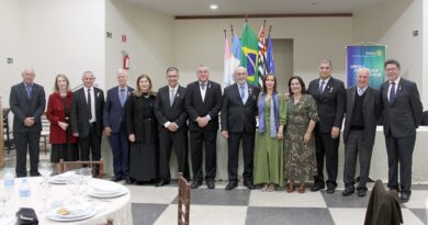 Toma Posse o novo Conselho Diretor do Rotary (Centro): Edilson Ricci assume a presidência