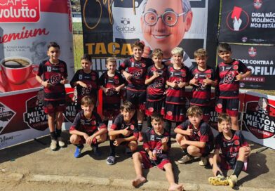 “Taça Milton Neves”: Equipe Sub-10 da Escola de Futebol Rondinelli conquistou o vice-campeonato