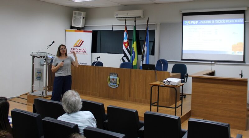 “Os Direitos e Deveres dos Segurados da Previdência Social” foram tema de palestra na “Escola do Legislativo”
