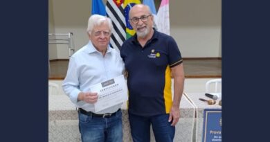 Médico Dr. Marcelo Maríngolo é homenageado pelo Rotary Club (Centro)