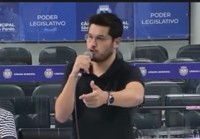 Vereador Xandão Tosini questiona retaguarda em Oftalmologia no PS e alerta ao caos no trânsito na cidade