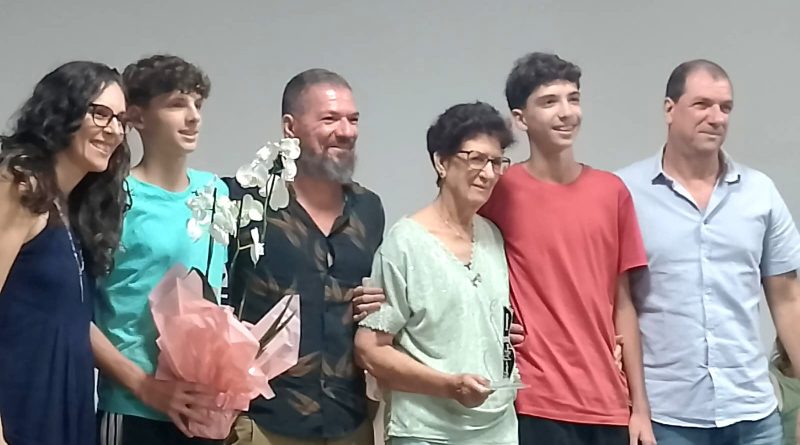 Dirce Missura: Símbolo de mãe, avó e artesã recebeu homenagem no “Mulheres em Destaque 2026”