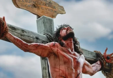 Grupo de Oração Jovem Vida Nova convida à Encenação da Paixão de Cristo dia 03/04