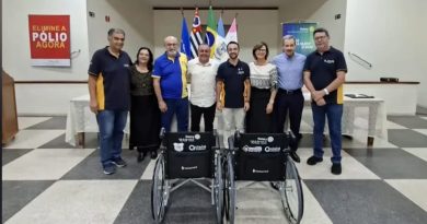 Campanha “Lacres e Tampinhas”: AAR e Unigrau, juntos ao Rotary, doam Cadeiras de Rodas à Santa Casa e Pronto Socorro