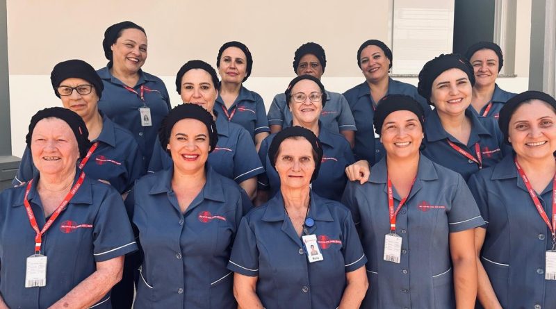 Trabalho e gentileza: Uma homenagem às Copeiras Hospitalares pelo dia especial