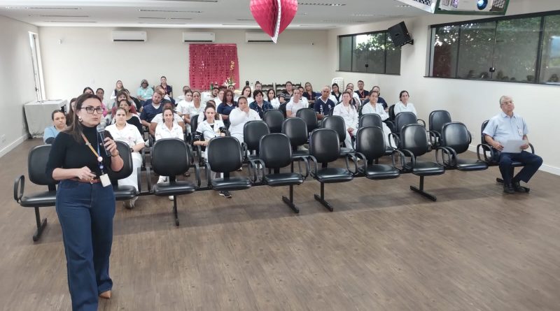 Conselheira do Coren participa da abertura da Semana da Enfermagem na Santa Casa