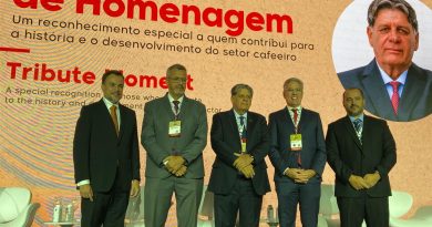 Cooxupé e presidente Carlos Melo foram homenageados no Seminário Internacional do Café 2026