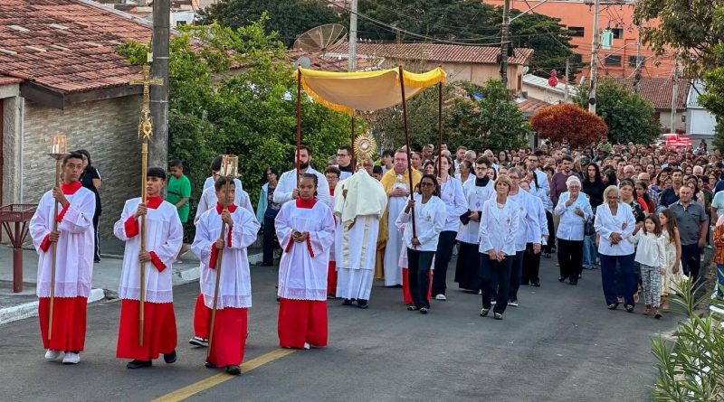 Celebrações marcaram o Corpus Christi nas Paróquias rio-pardenses