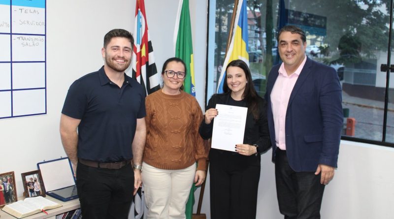 Câmara tem nova Educadora Legislativa: Fernanda Mansano Aracri tomou posse