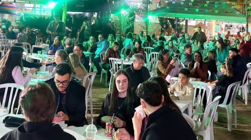 Associação Atlética Riopardense promoveu sua tradicional “Festa Julina” reunindo associados e convidados