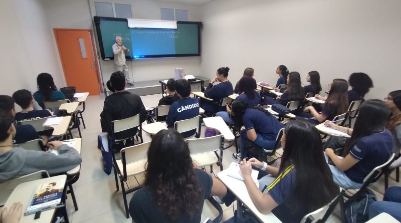 Ciclo de Estudos: Aulas iniciaram nesta segunda-feira, 10/08, com boa participação dos maratonistas