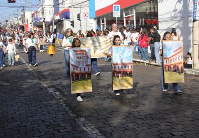 Desfile iniciou 88ª Semana Euclidiana: Neste dia 10 diversas exposições serão abertas