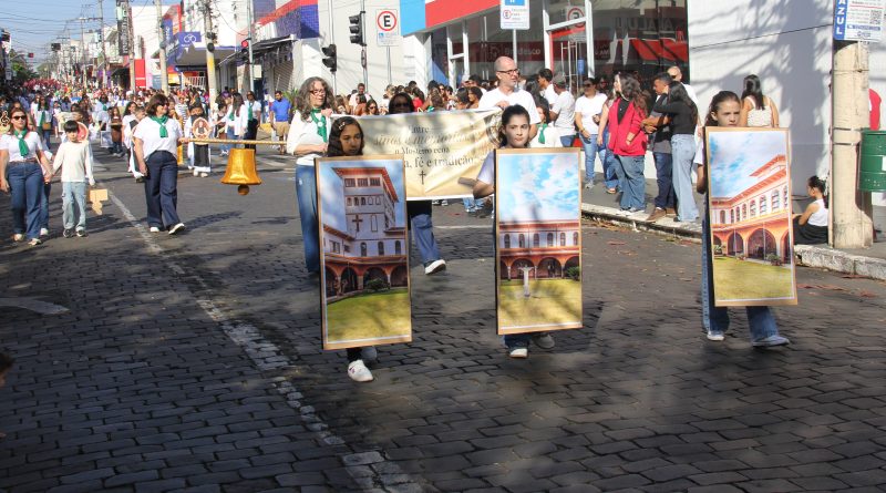 Desfile iniciou 88ª Semana Euclidiana: Neste dia 10 diversas exposições serão abertas