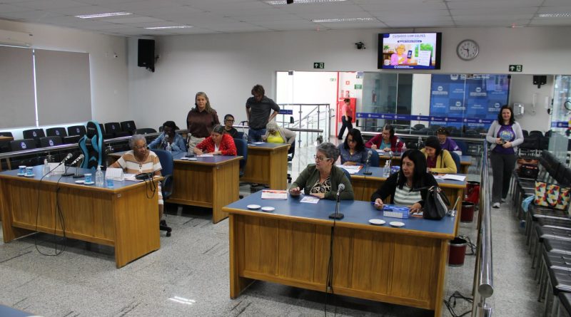 Novas experiências aos idosos: 2ª edição do “Parlamento Mais” foi promovida na Câmara