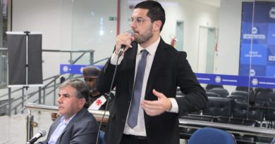 “É muita taxa ao cidadão”: Xandão Tosini se posiciona sobre novas tarifas cobradas pela Prefeitura