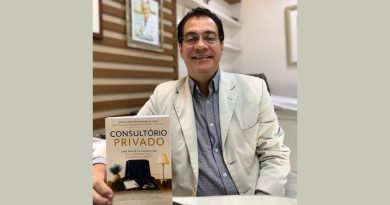 Dr. Roberto Teixeira lançou o livro “Consultório Privado” na Bienal Internacional de São Paulo