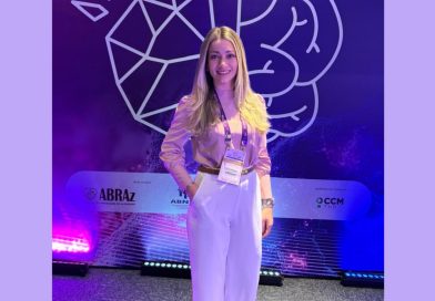 Ampliando conhecimentos: Gerontóloga Letícia Semensato participou de Congresso sobre Alzheimer e Saúde da Pessoa Idosa