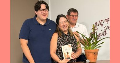 “Ser Professora: Entre Linhas e Desafios”: Profª Raquel Octávio lança livro na Jornada Pedagógica UNIP/Rio Pardo