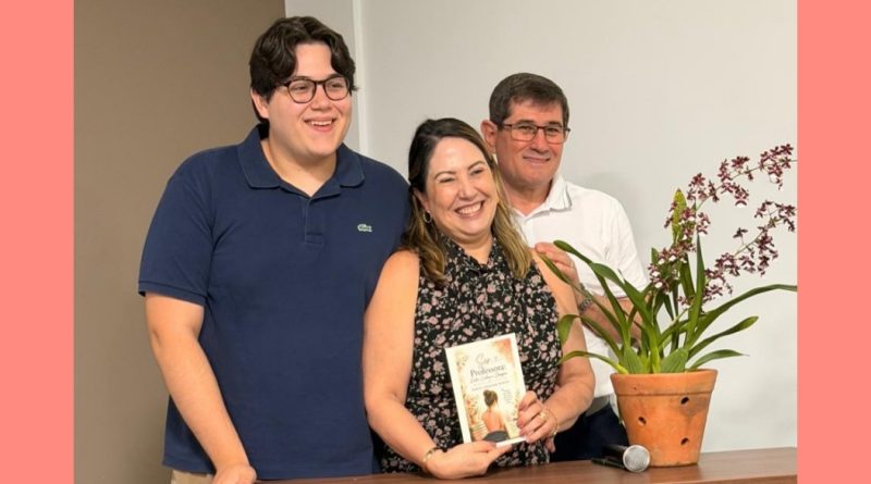 “Ser Professora: Entre Linhas e Desafios”: Profª Raquel Octávio lança livro na Jornada Pedagógica UNIP/Rio Pardo
