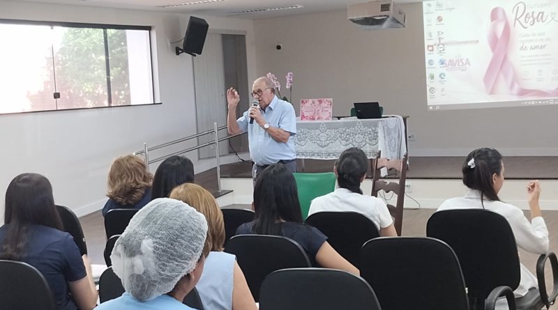 Outubro Rosa: Dr. Teixeira participou de Roda de Conversas sobre “saúde das mamas” na Santa Casa