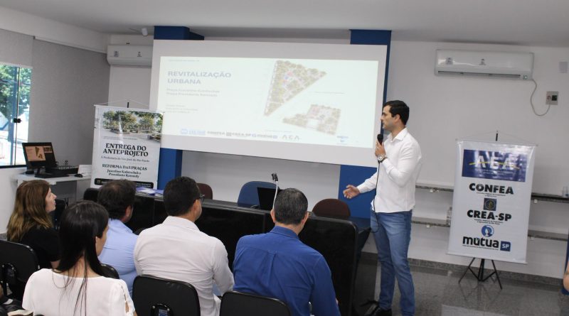 Anteprojetos para revitalização de duas praças são entregues ao Poder Executivo em encontro na Câmara